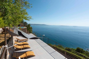 BNB RENTING Breathtaking luxurious villa with sea-view in Théoule sur Mer